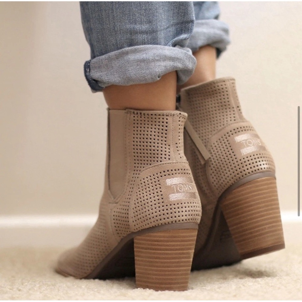 TOMS Majorca Peep Toe Booties SZ 5 Brown Suede Boho Block Heel Ankle Boot Sandal